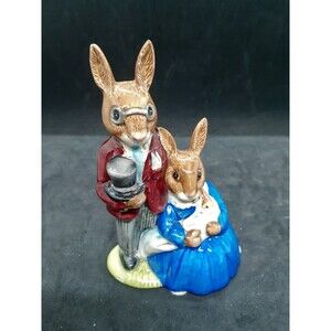 Royal Doulton Bunnykins Family Photograph Figurine 1972 MINT